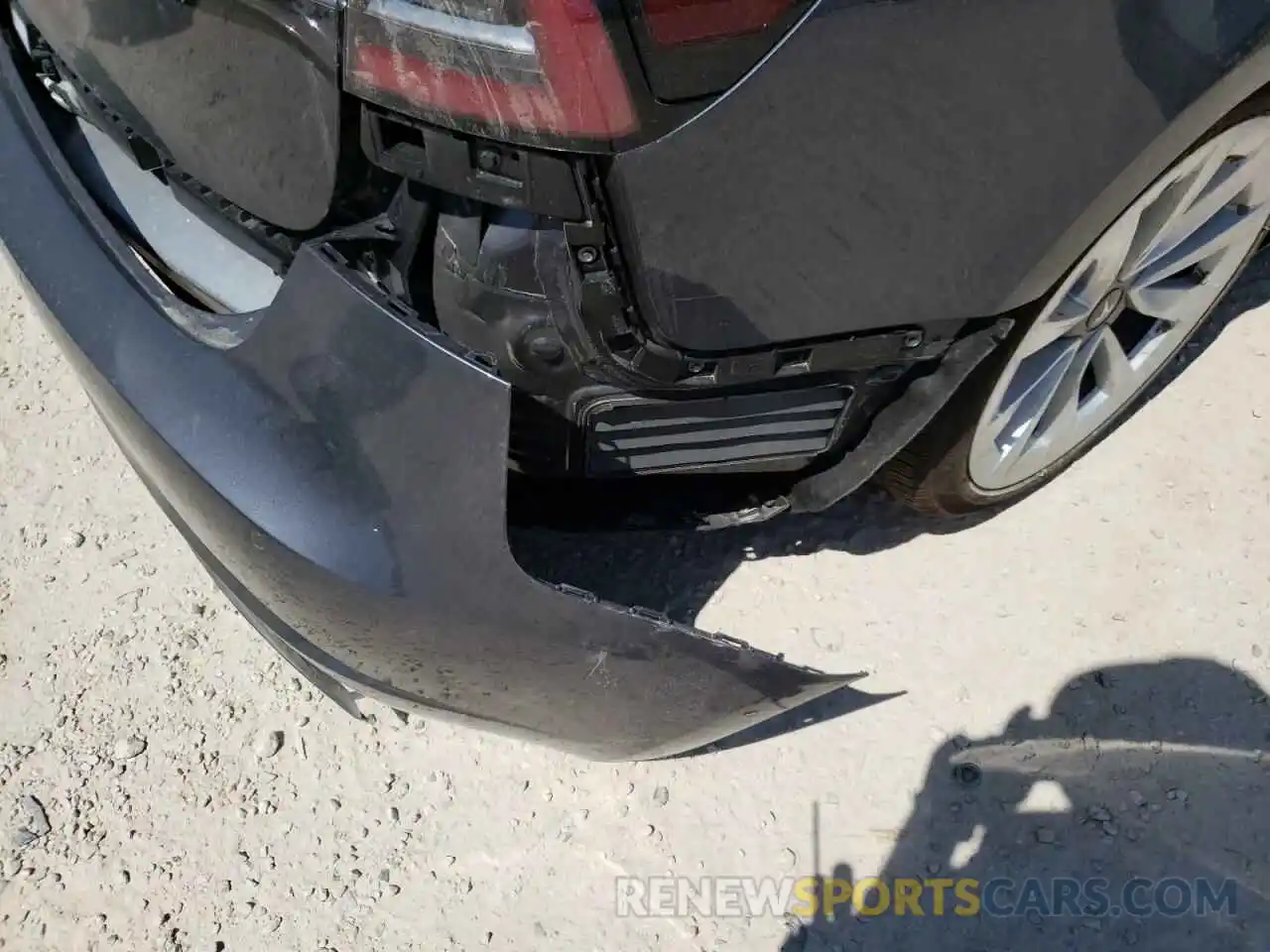 9 Photograph of a damaged car 5YJ3E1EA6NF188943 TESLA MODEL 3 2022