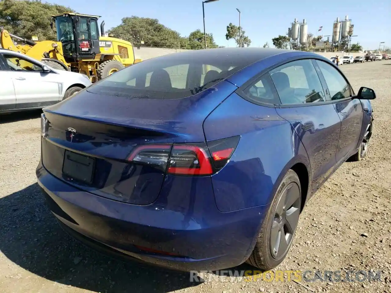 4 Photograph of a damaged car 5YJ3E1EA6NF291263 TESLA MODEL 3 2022