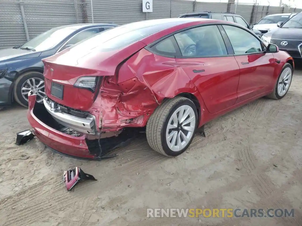 4 Photograph of a damaged car 5YJ3E1EA7NF144983 TESLA MODEL 3 2022