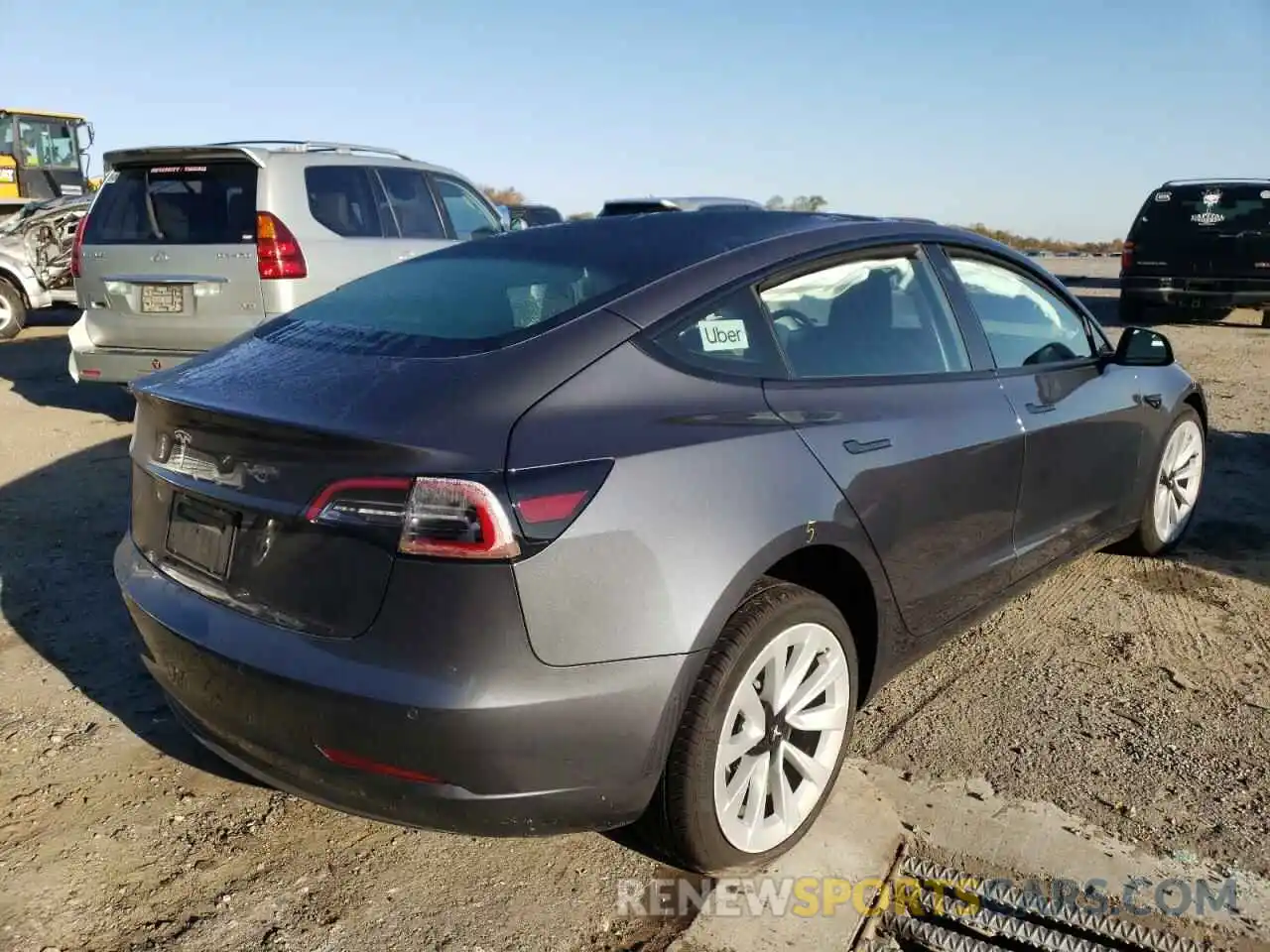 4 Photograph of a damaged car 5YJ3E1EA7NF186389 TESLA MODEL 3 2022