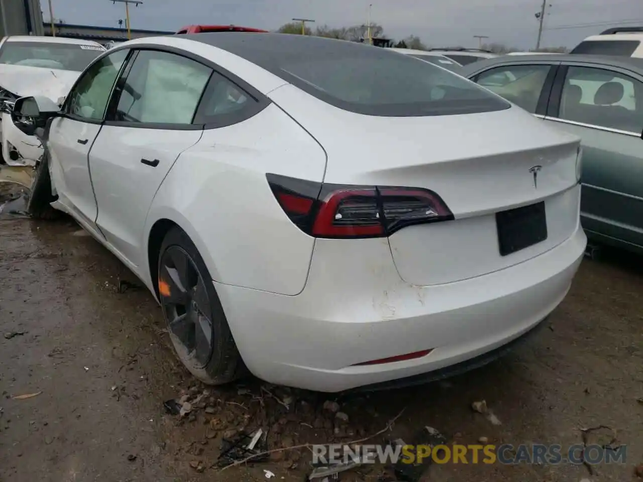 3 Photograph of a damaged car 5YJ3E1EA8NF102743 TESLA MODEL 3 2022