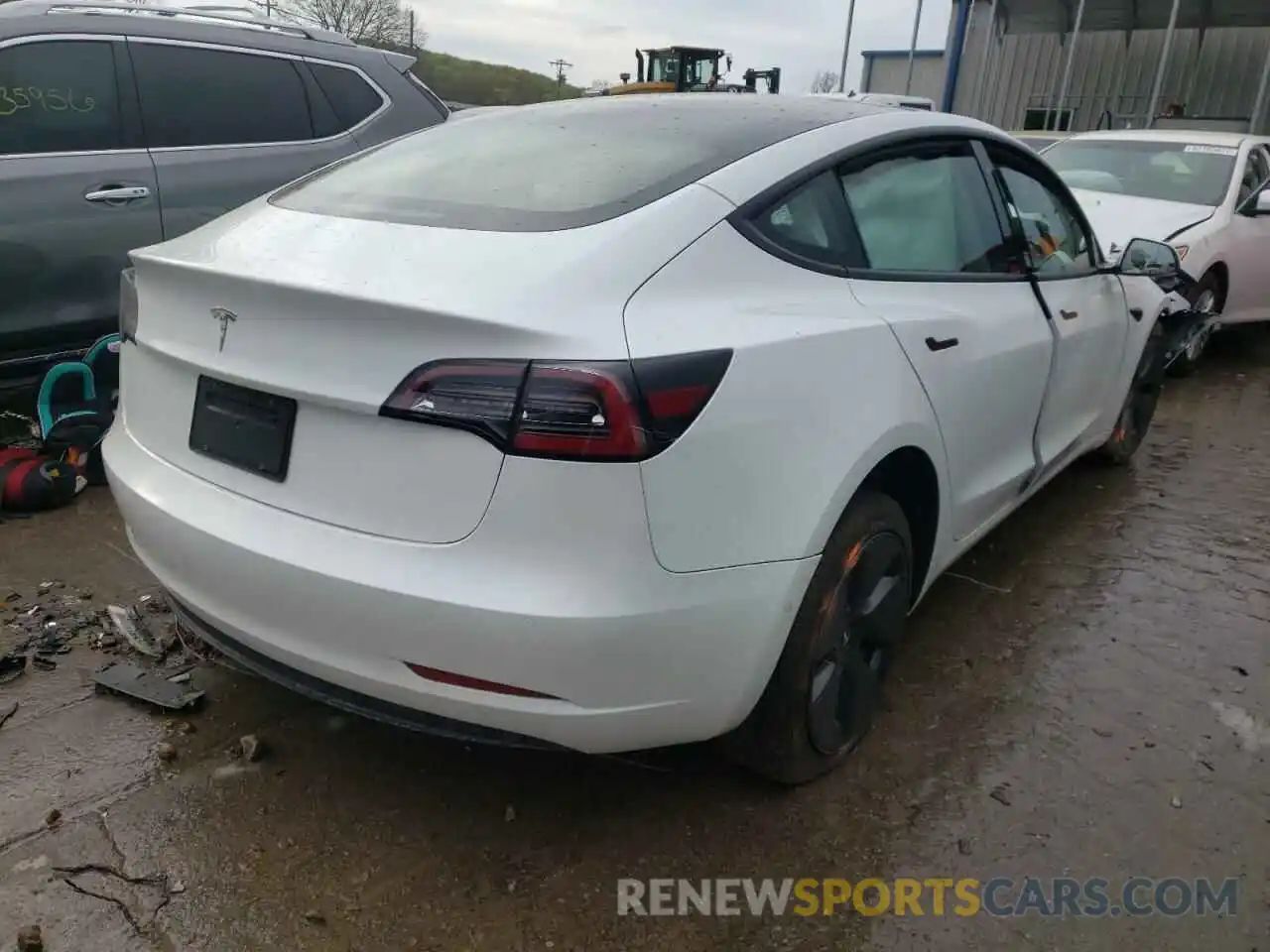 4 Photograph of a damaged car 5YJ3E1EA8NF102743 TESLA MODEL 3 2022