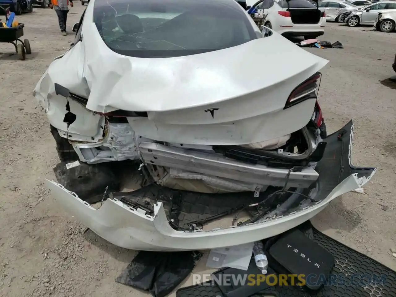 9 Photograph of a damaged car 5YJ3E1EA8NF112236 TESLA MODEL 3 2022