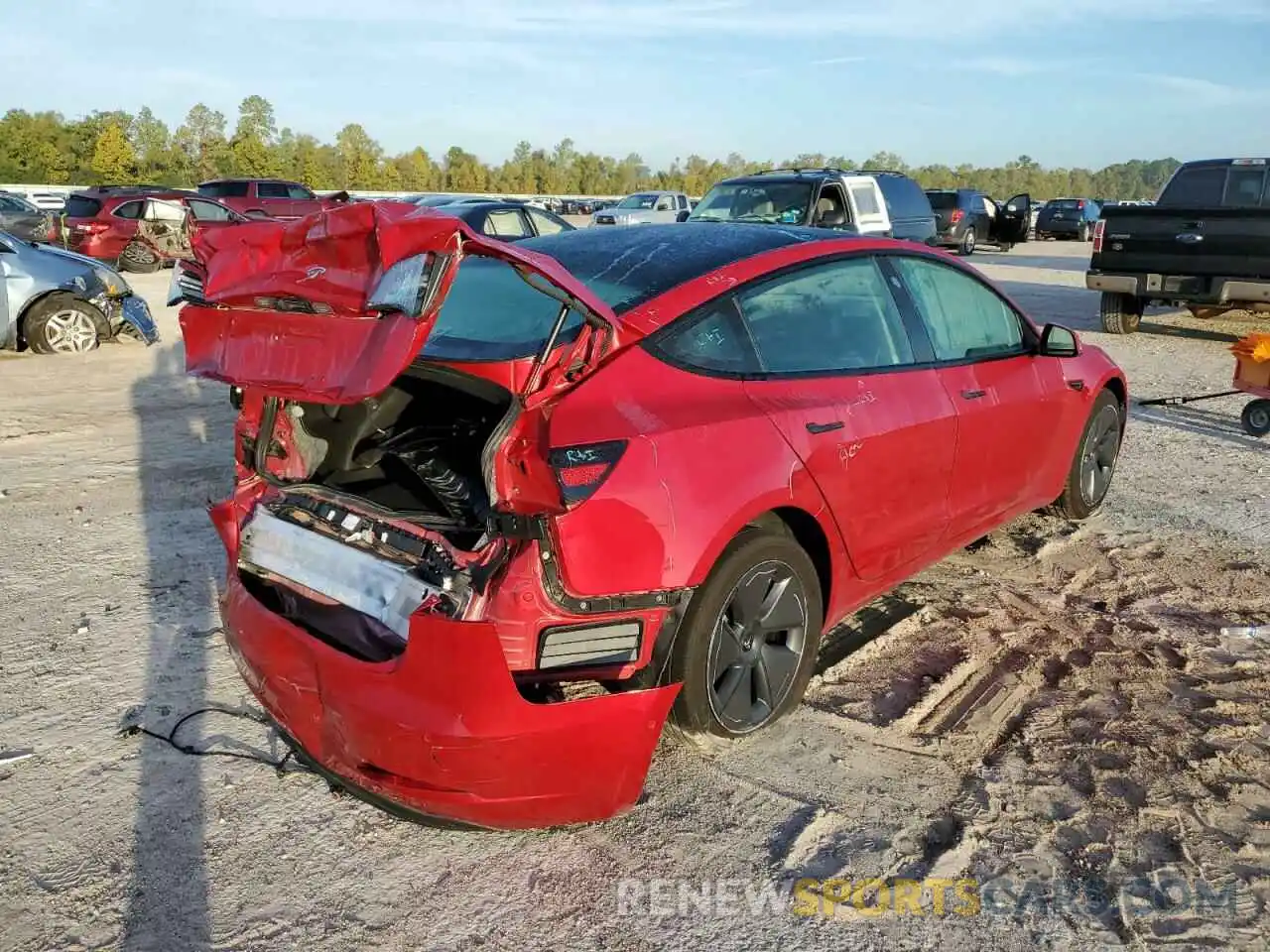 4 Photograph of a damaged car 5YJ3E1EA8NF118621 TESLA MODEL 3 2022