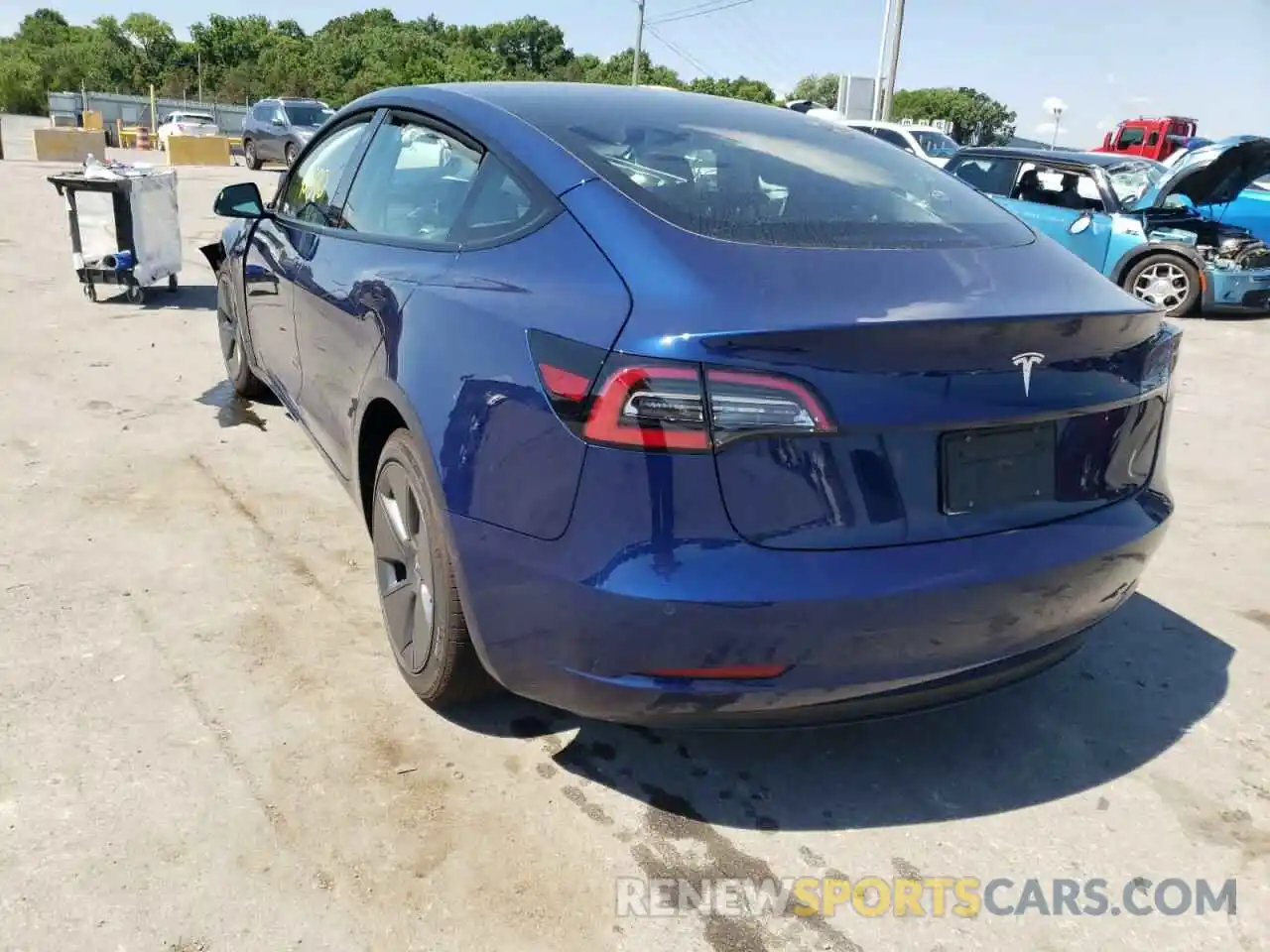 3 Photograph of a damaged car 5YJ3E1EA8NF184750 TESLA MODEL 3 2022