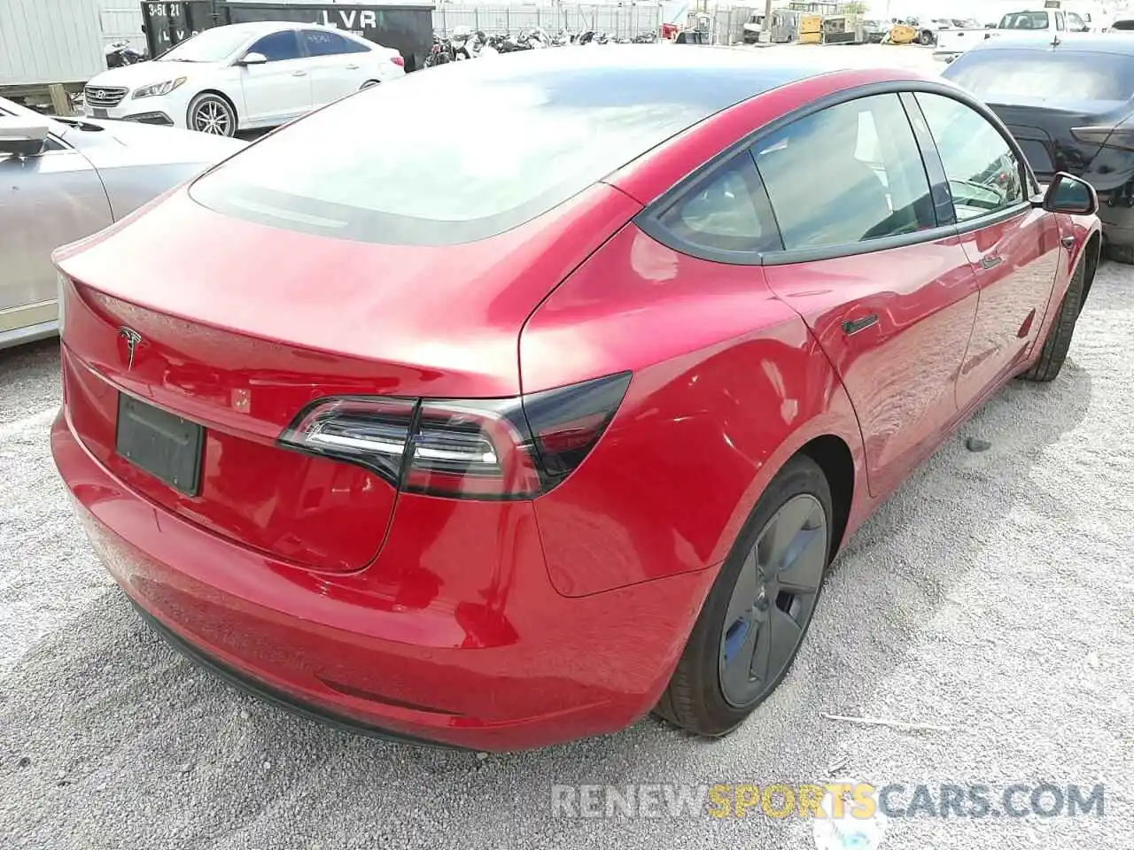 4 Photograph of a damaged car 5YJ3E1EA8NF184800 TESLA MODEL 3 2022