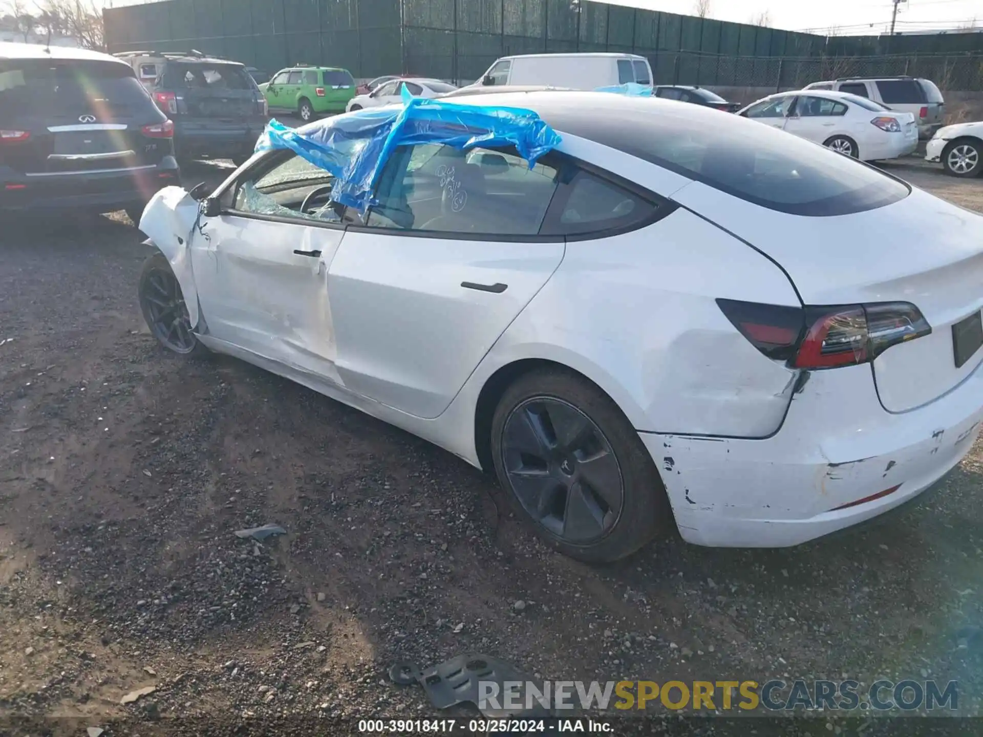 3 Photograph of a damaged car 5YJ3E1EA8NF371549 TESLA MODEL 3 2022