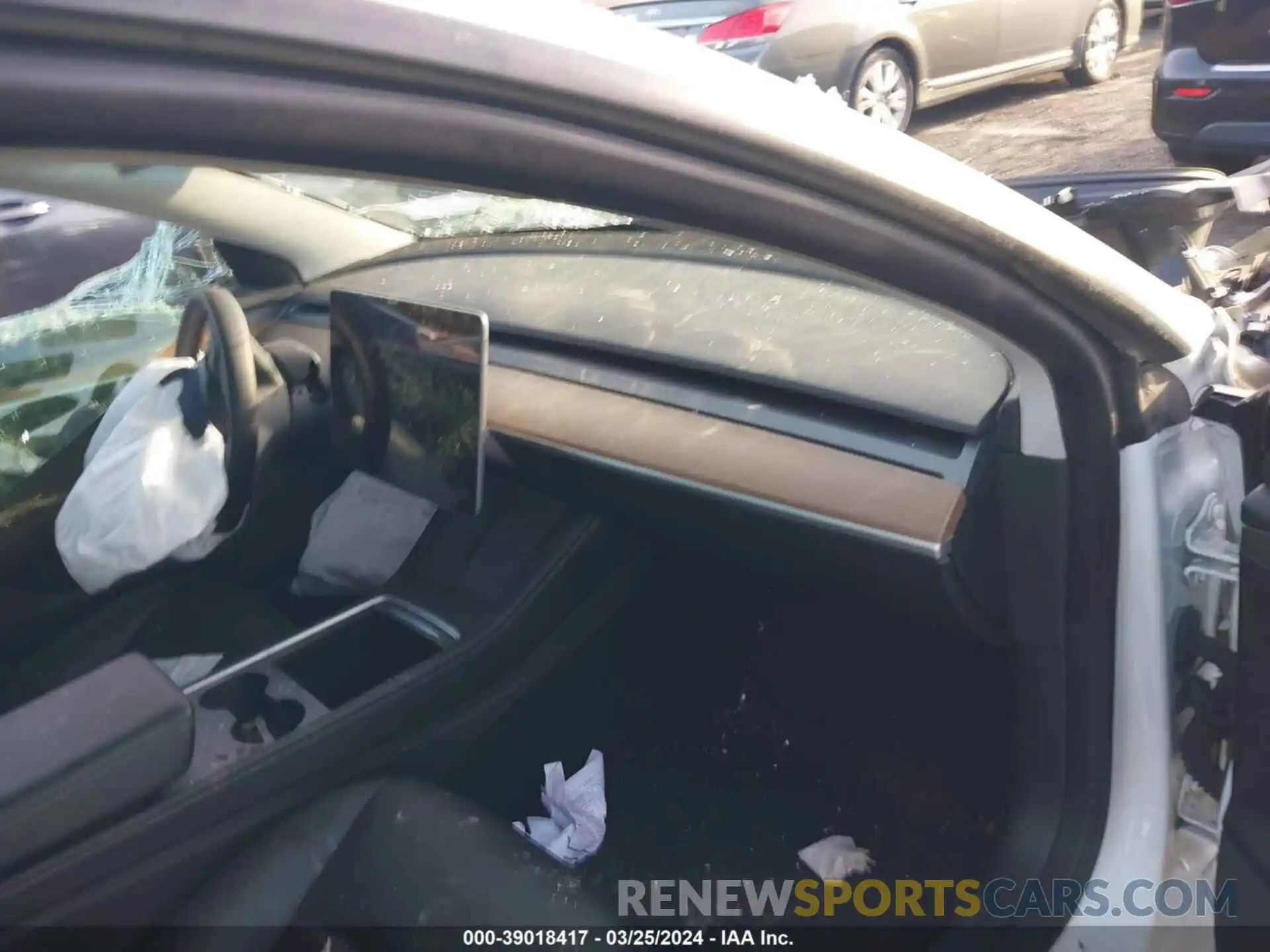 5 Photograph of a damaged car 5YJ3E1EA8NF371549 TESLA MODEL 3 2022