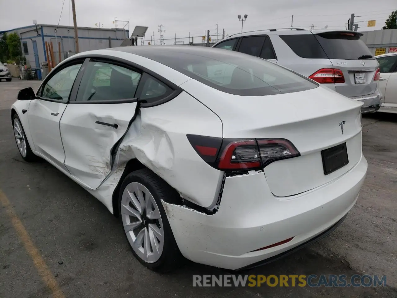 3 Photograph of a damaged car 5YJ3E1EA9NF143849 TESLA MODEL 3 2022