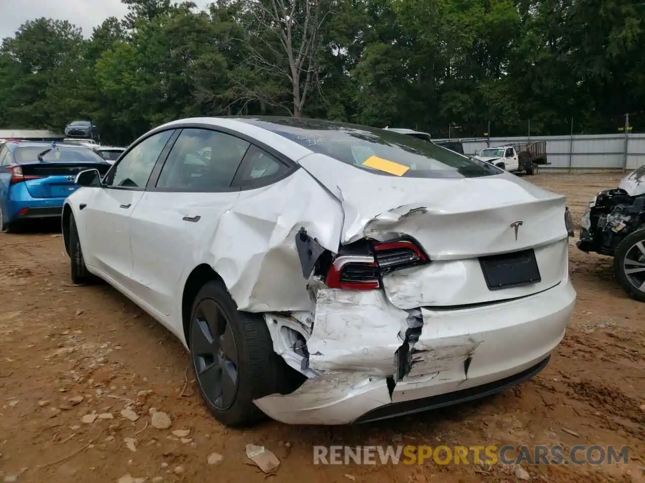 3 Photograph of a damaged car 5YJ3E1EA9NF186197 TESLA MODEL 3 2022