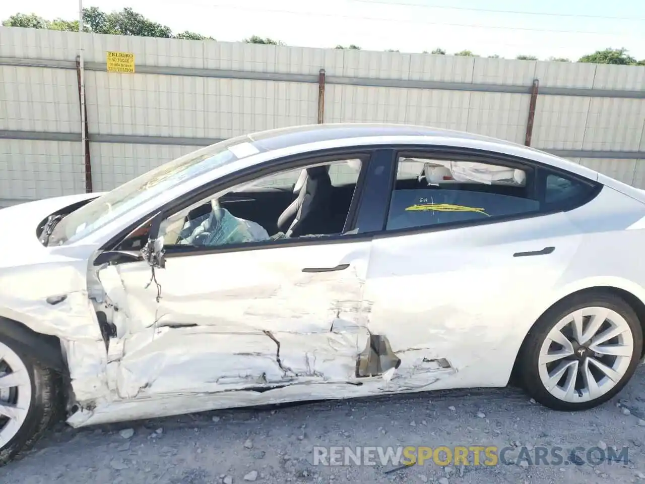 9 Photograph of a damaged car 5YJ3E1EA9NF188676 TESLA MODEL 3 2022