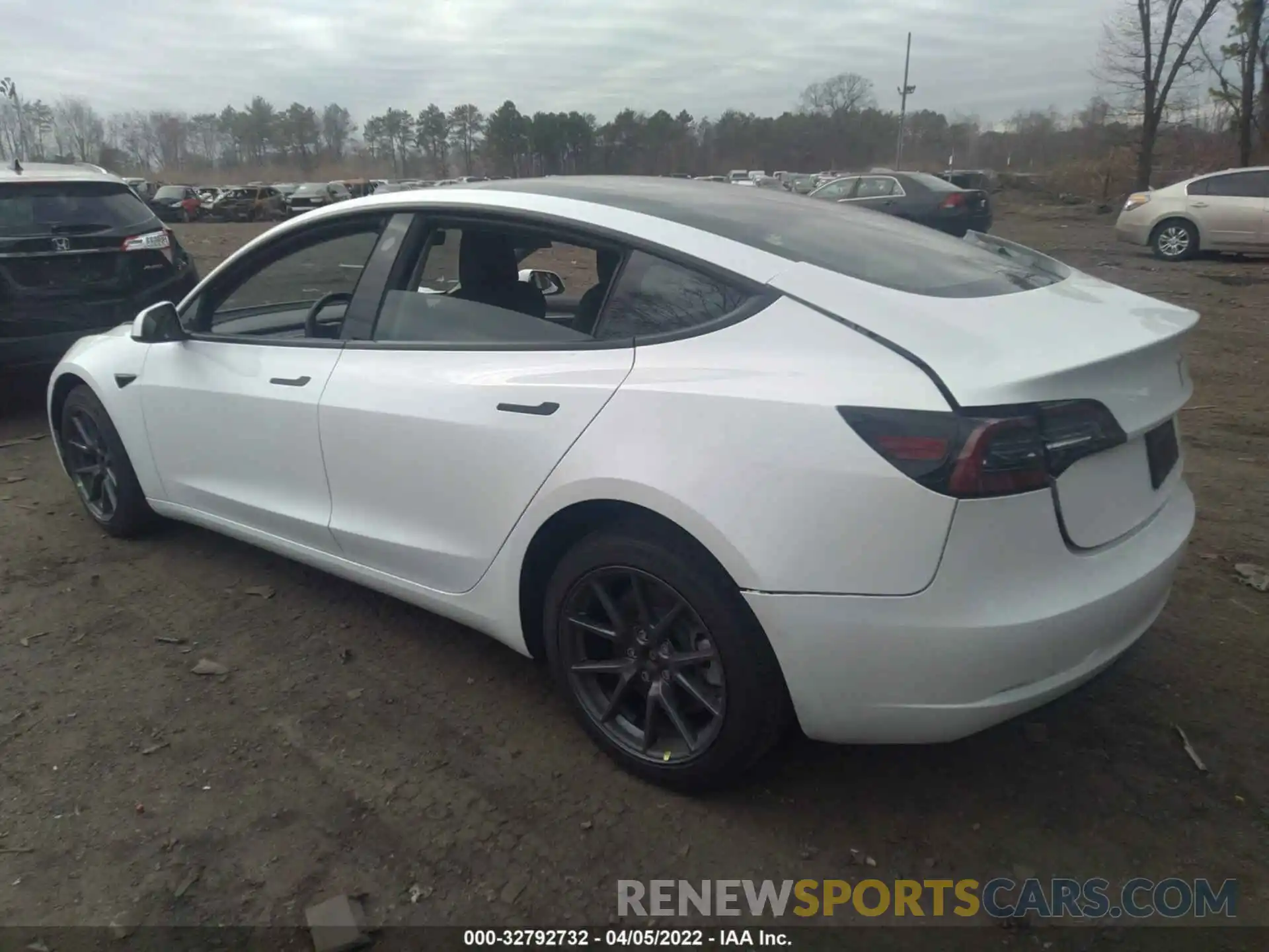 3 Photograph of a damaged car 5YJ3E1EAXNF110570 TESLA MODEL 3 2022