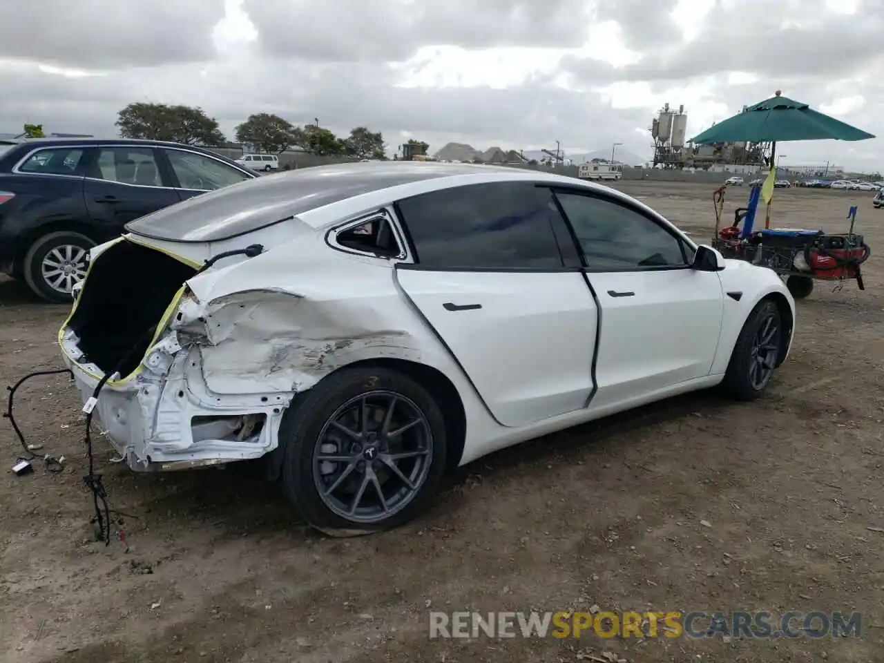 3 Photograph of a damaged car 5YJ3E1EAXNF126056 TESLA MODEL 3 2022