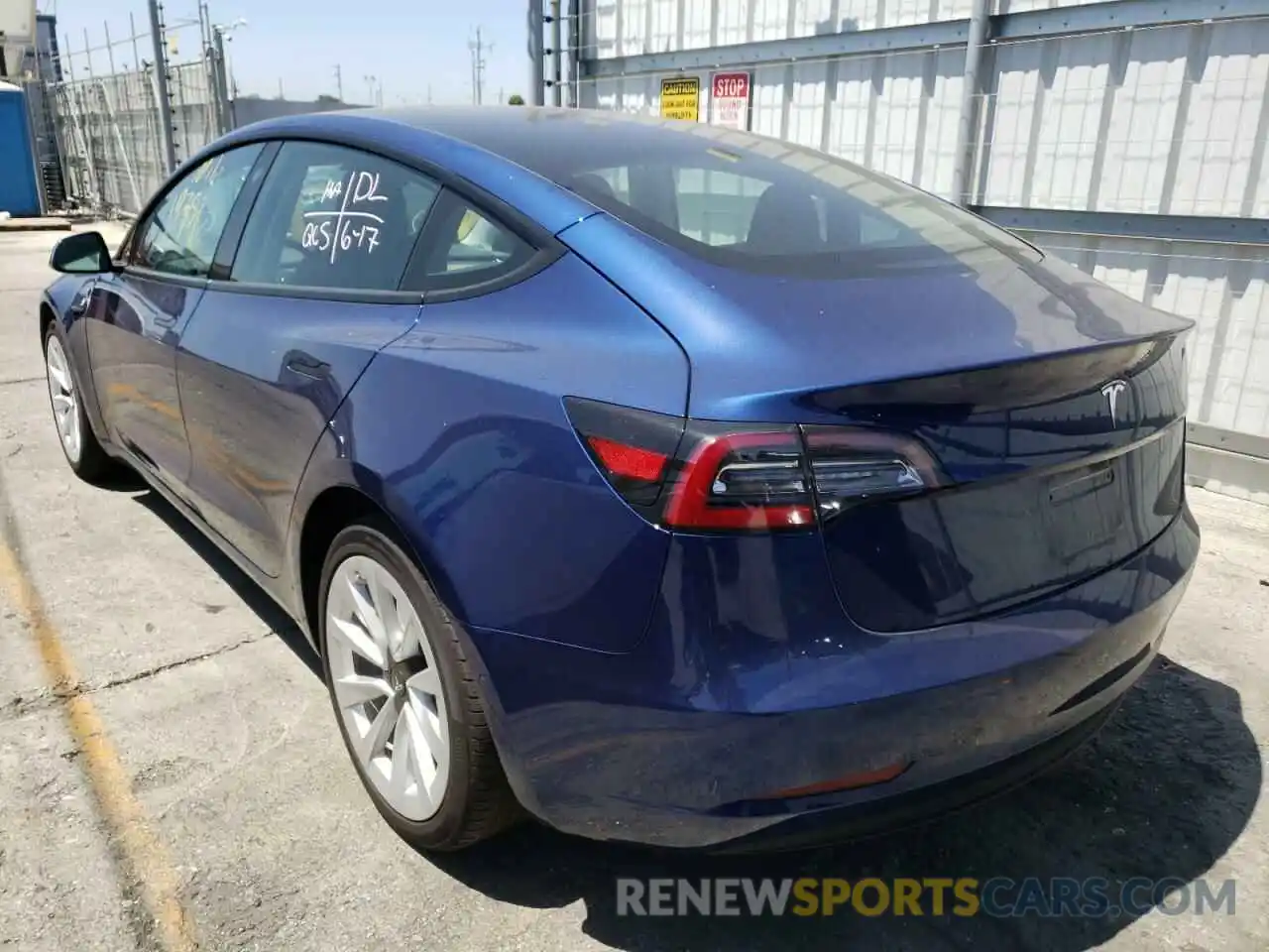 3 Photograph of a damaged car 5YJ3E1EAXNF143469 TESLA MODEL 3 2022