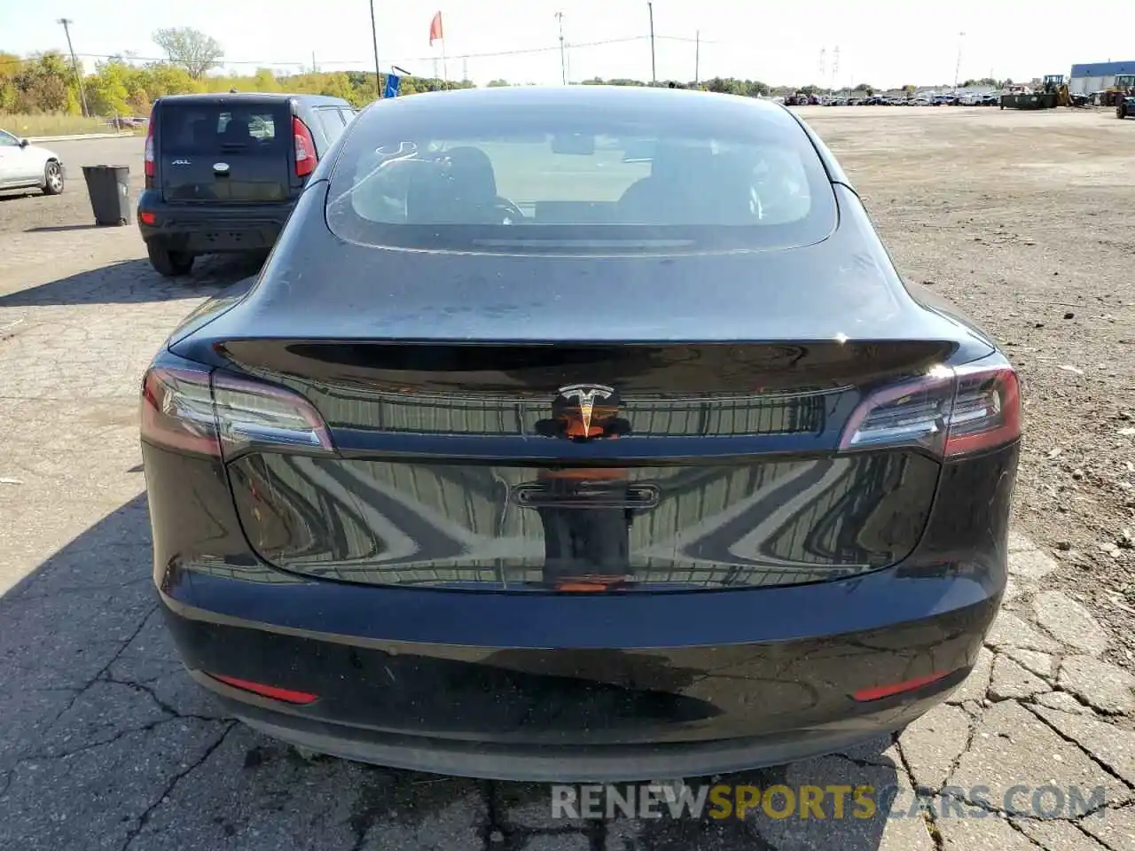 6 Photograph of a damaged car 5YJ3E1EAXNF184717 TESLA MODEL 3 2022