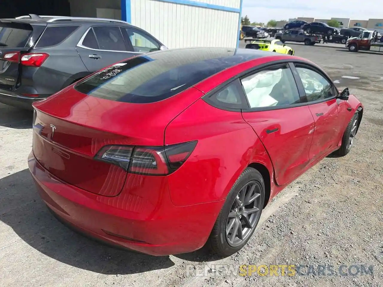 4 Photograph of a damaged car 5YJ3E1EAXNF191912 TESLA MODEL 3 2022