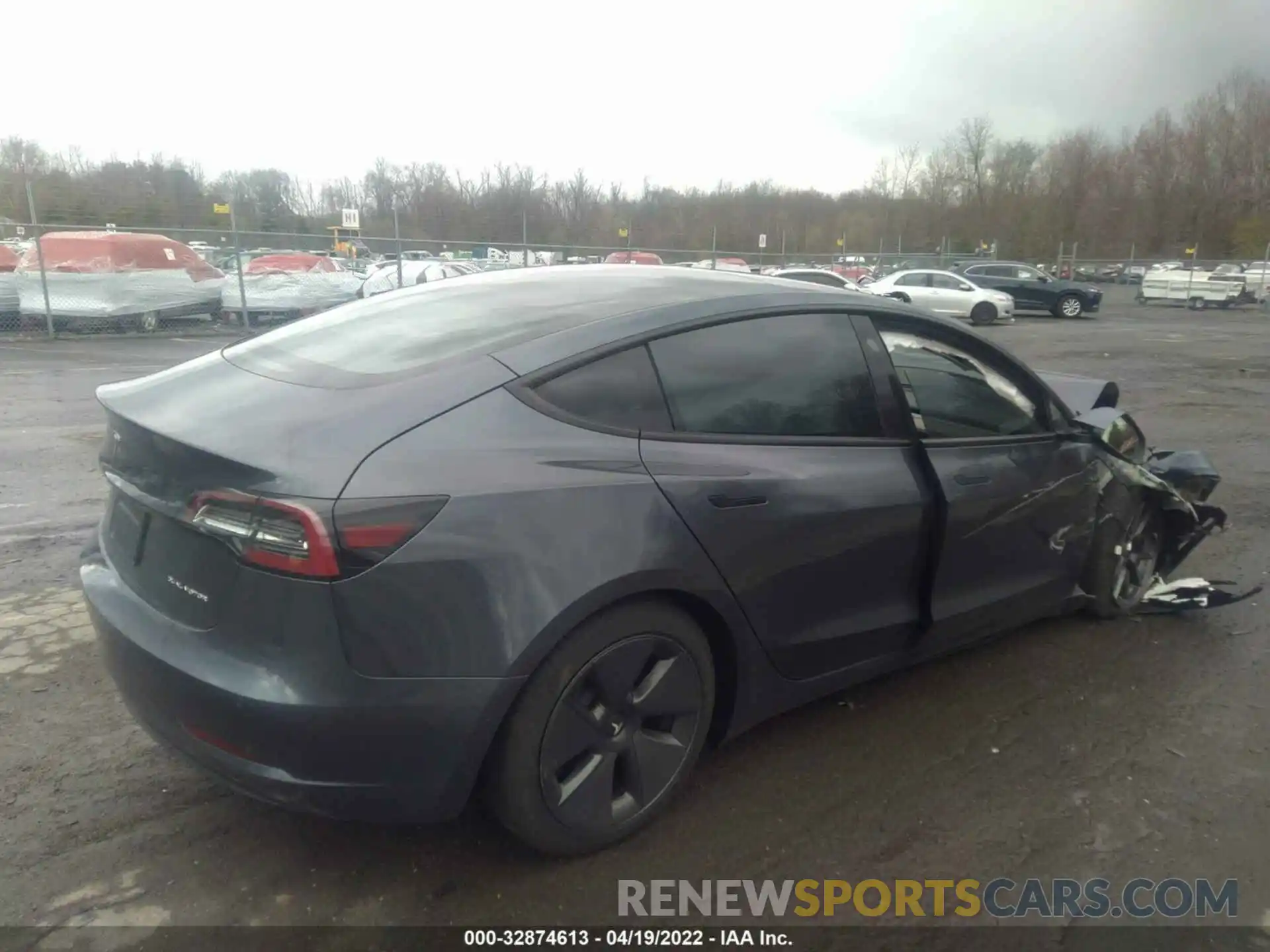 4 Photograph of a damaged car 5YJ3E1EB0NF109047 TESLA MODEL 3 2022