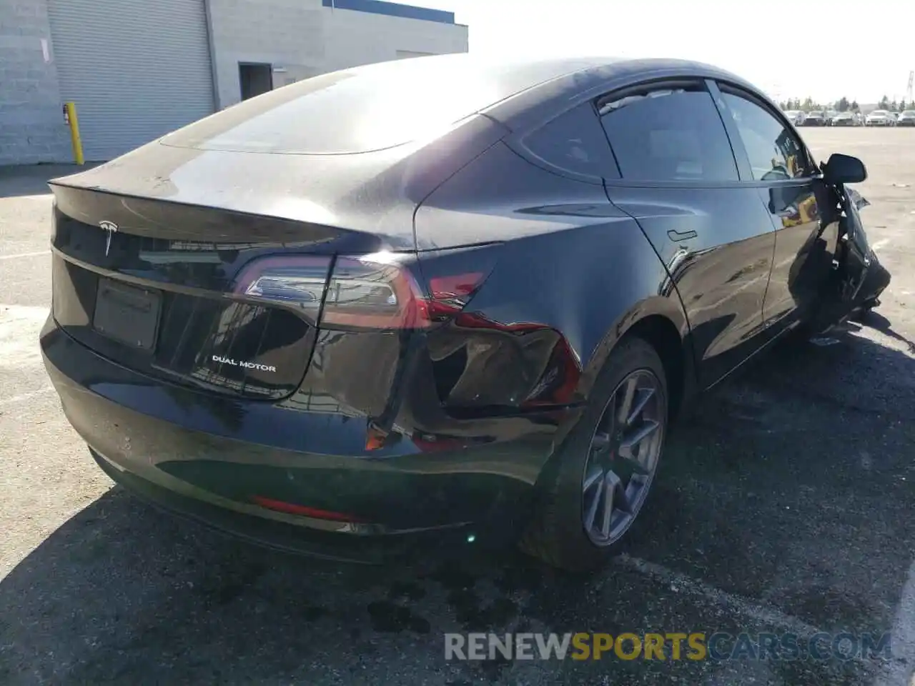 4 Photograph of a damaged car 5YJ3E1EB0NF128665 TESLA MODEL 3 2022