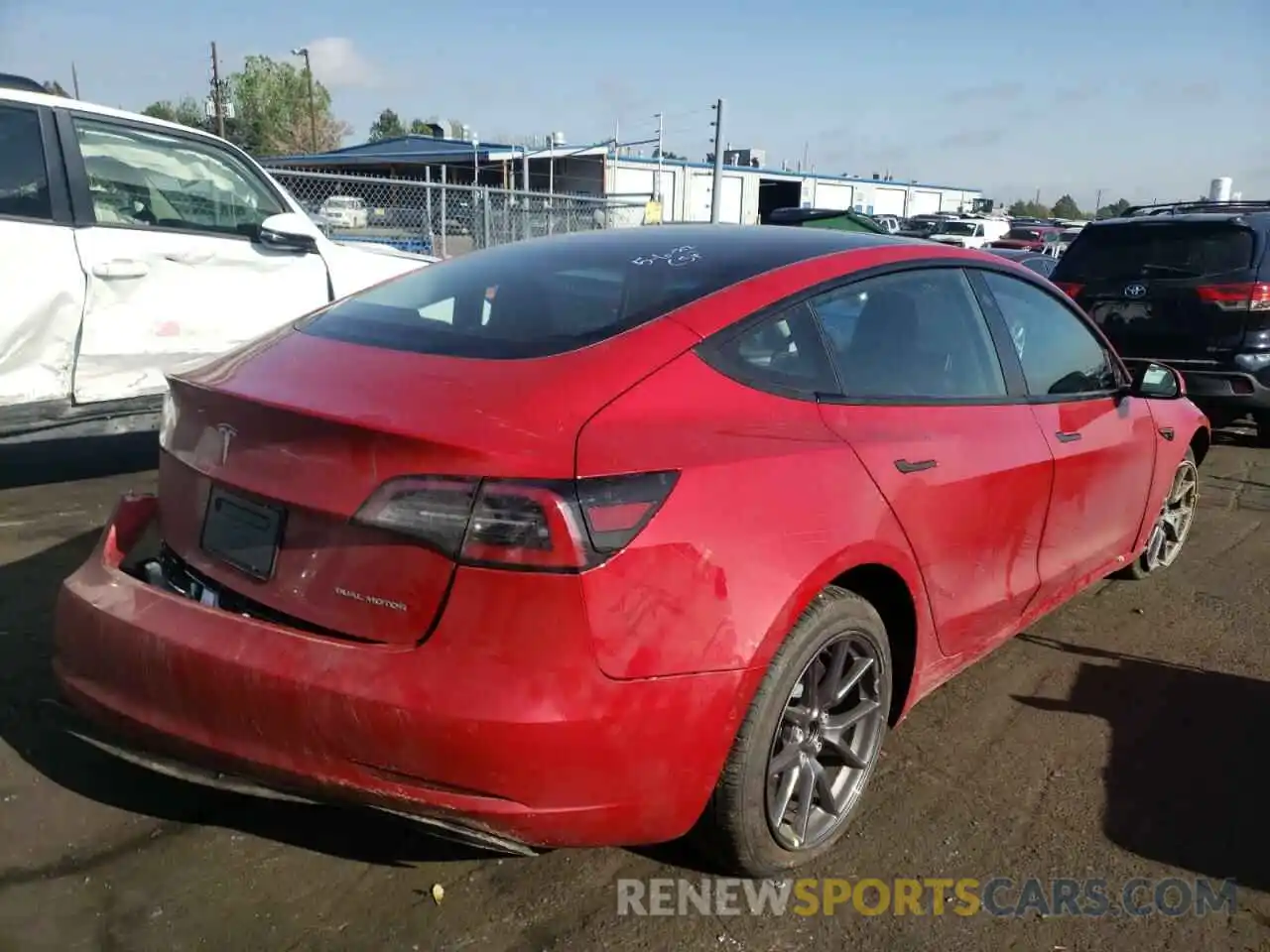 4 Фотография поврежденного автомобиля 5YJ3E1EB0NF131498 TESLA MODEL 3 2022