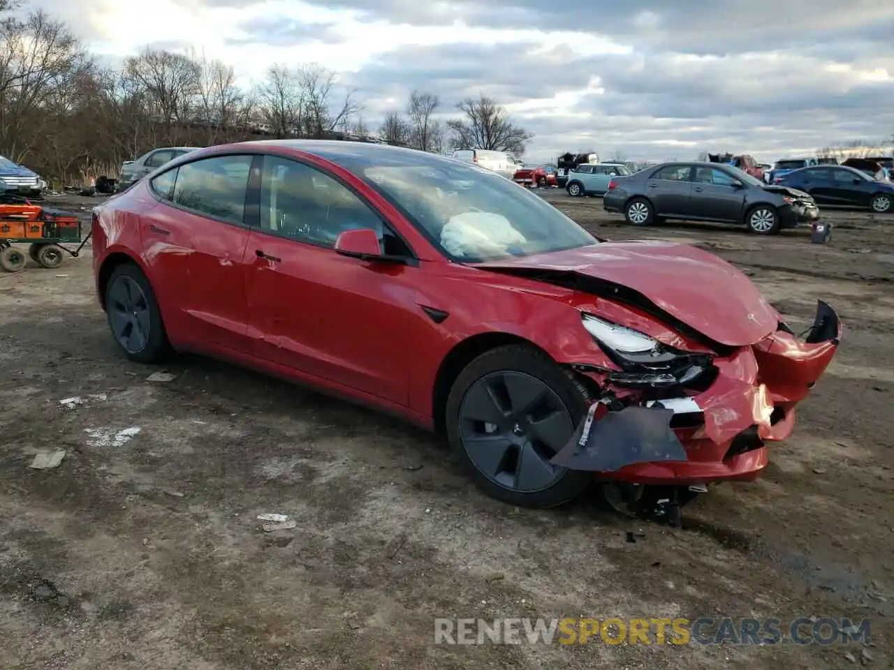 4 Photograph of a damaged car 5YJ3E1EB0NF172889 TESLA MODEL 3 2022