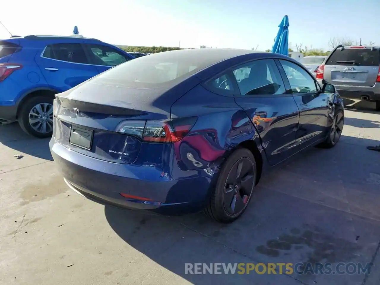 4 Photograph of a damaged car 5YJ3E1EB0NF184993 TESLA MODEL 3 2022