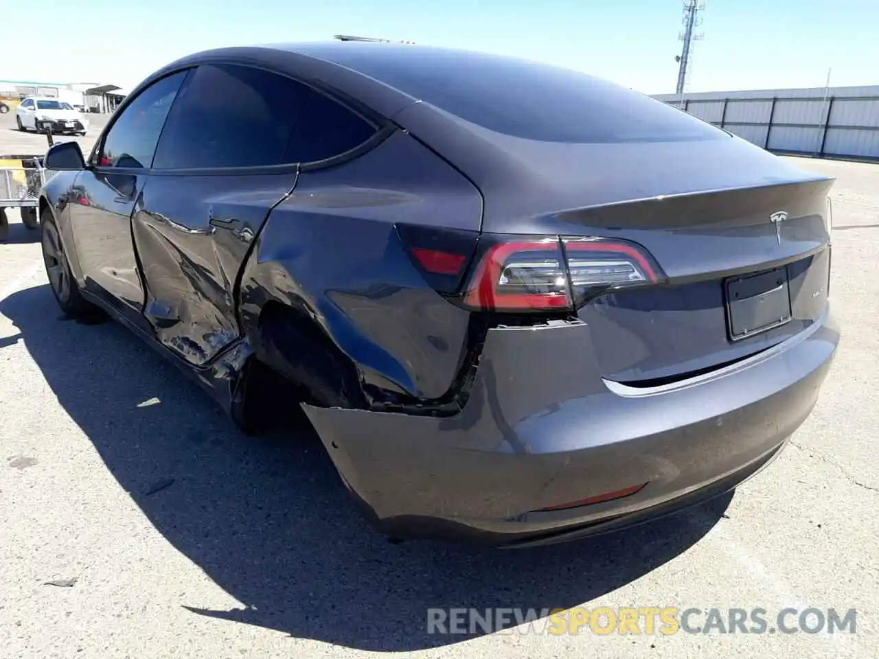 3 Photograph of a damaged car 5YJ3E1EB0NF272457 TESLA MODEL 3 2022