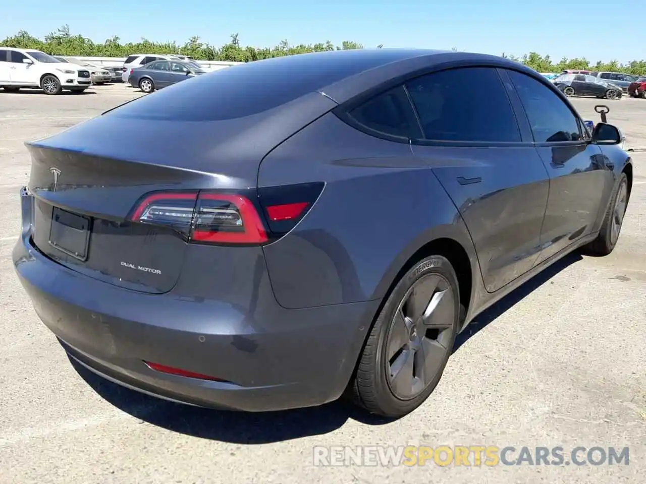 4 Photograph of a damaged car 5YJ3E1EB0NF272457 TESLA MODEL 3 2022