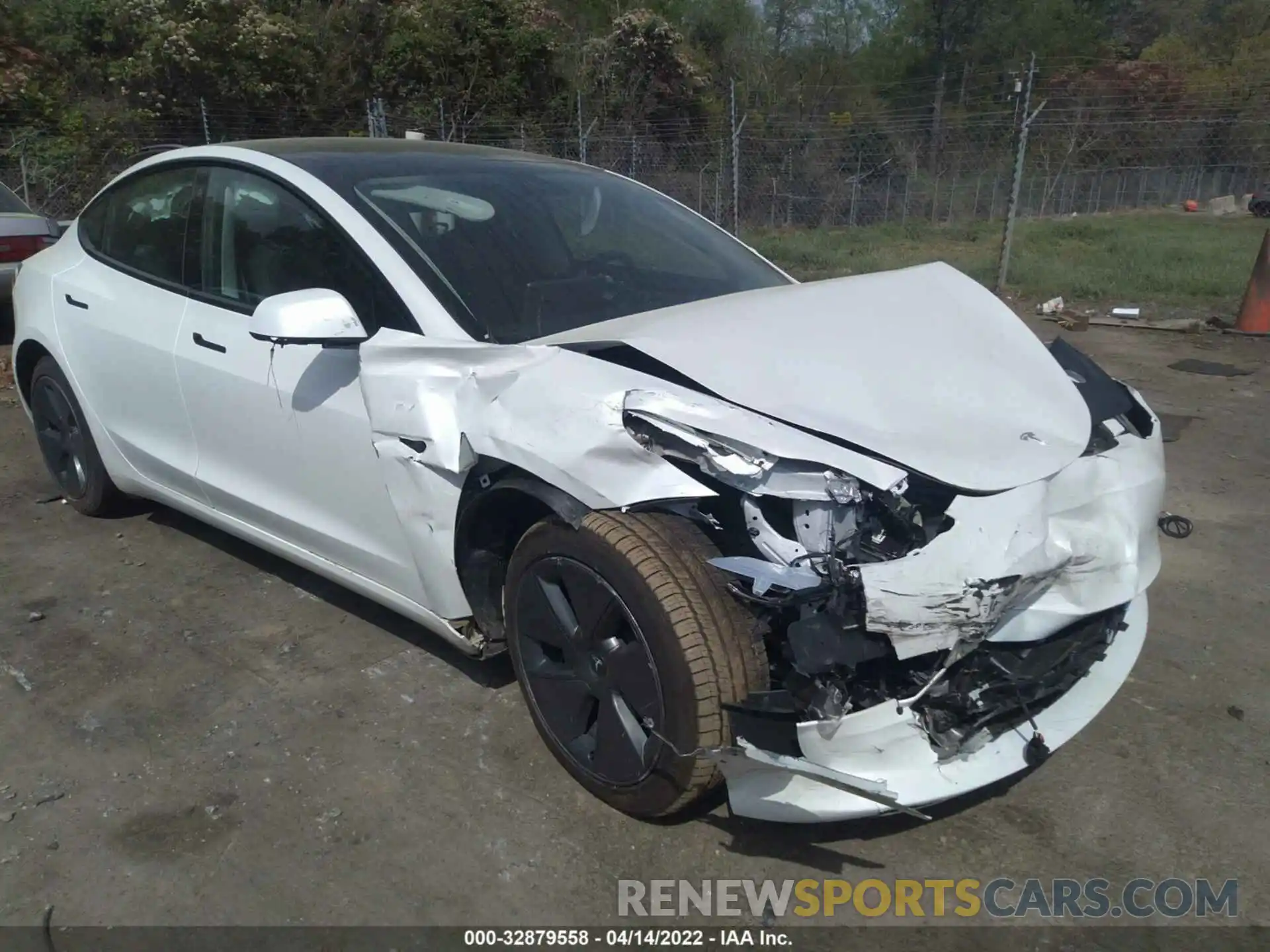 1 Photograph of a damaged car 5YJ3E1EB1NF106075 TESLA MODEL 3 2022