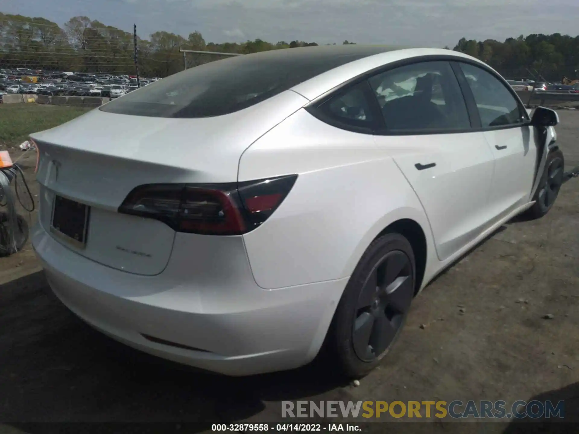 4 Photograph of a damaged car 5YJ3E1EB1NF106075 TESLA MODEL 3 2022