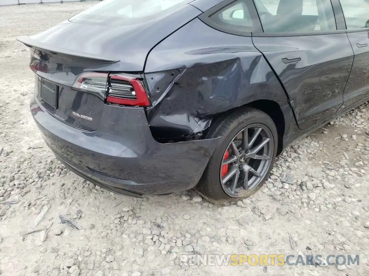 10 Photograph of a damaged car 5YJ3E1EB1NF175560 TESLA MODEL 3 2022