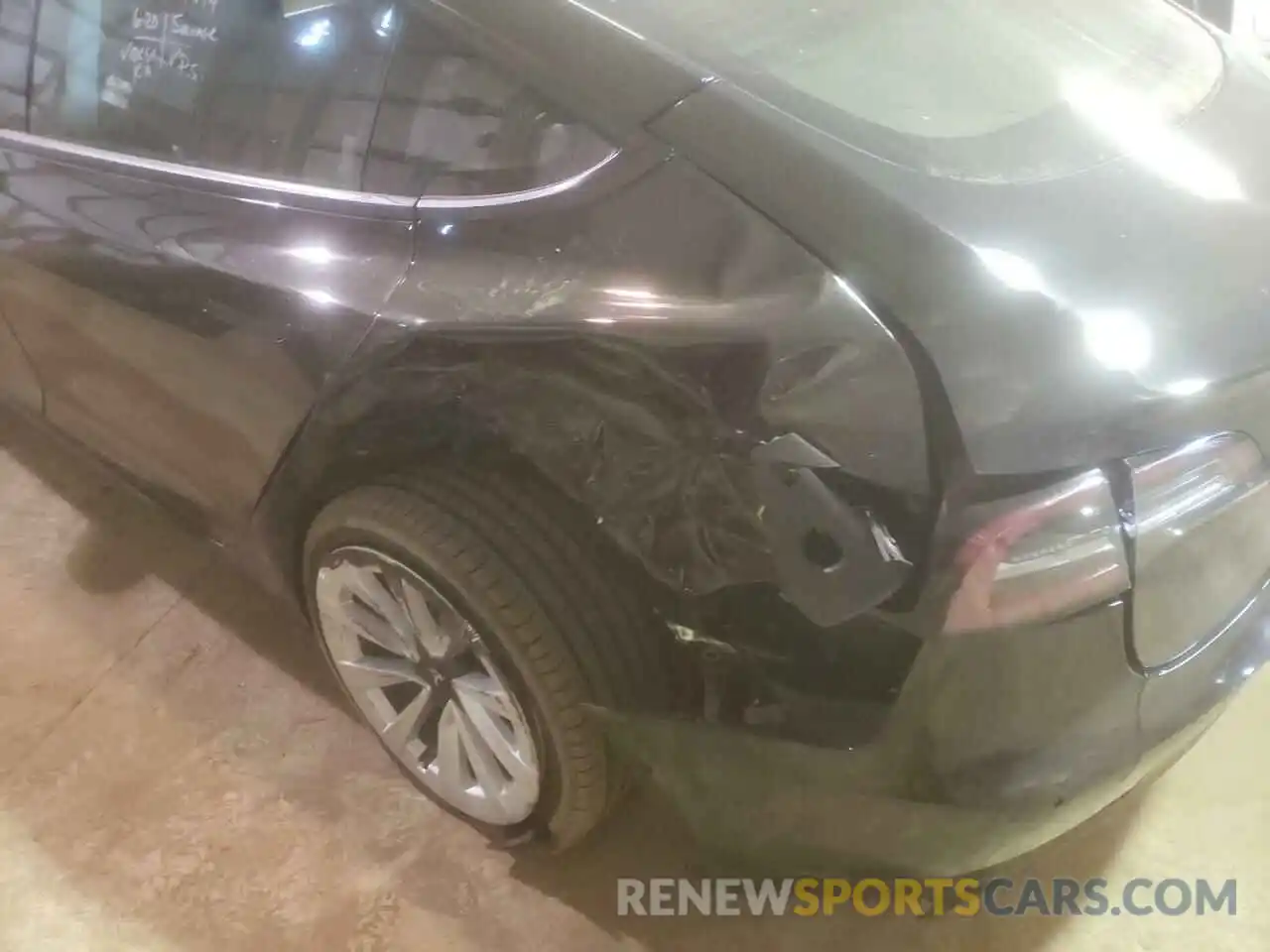 9 Photograph of a damaged car 5YJ3E1EB1NF191659 TESLA MODEL 3 2022