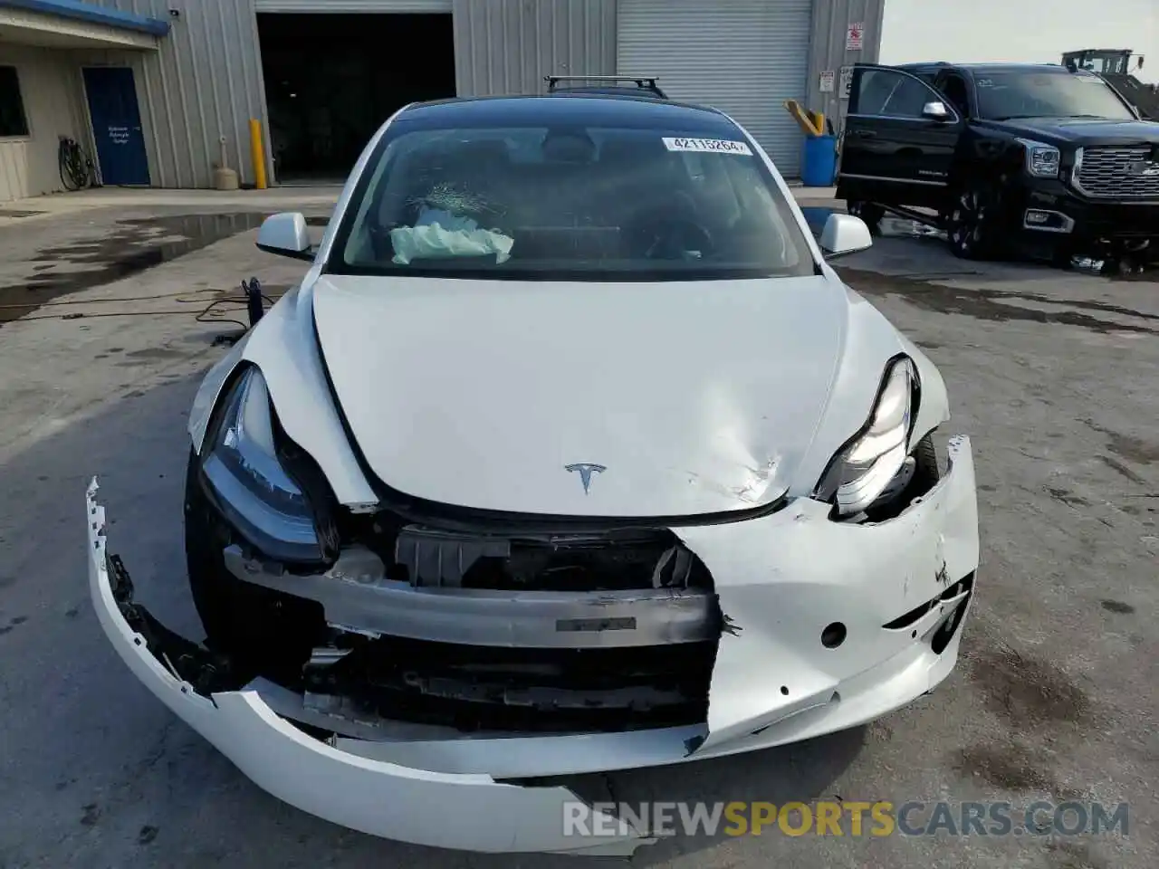 5 Photograph of a damaged car 5YJ3E1EB1NF261726 TESLA MODEL 3 2022