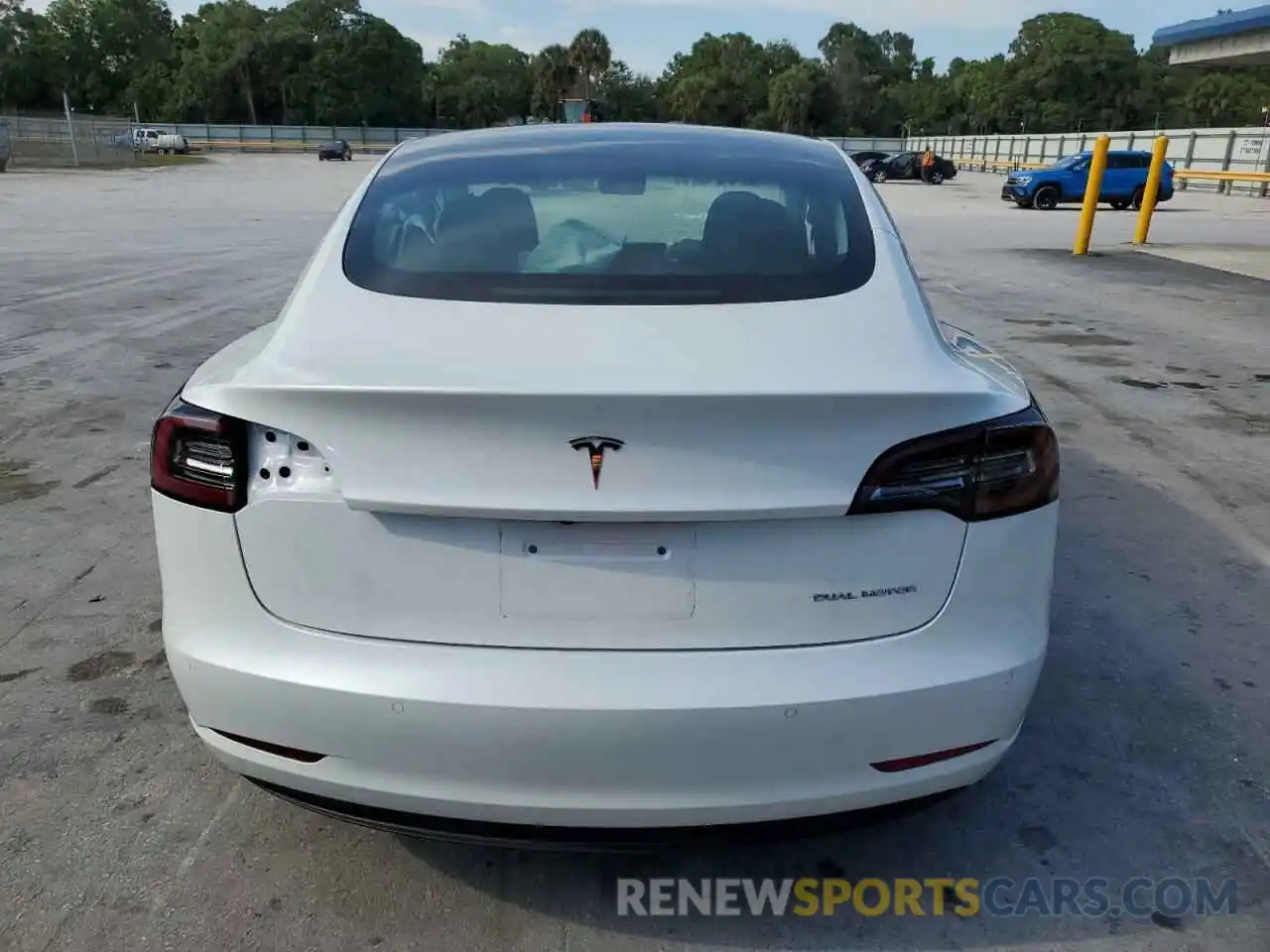 6 Photograph of a damaged car 5YJ3E1EB1NF261726 TESLA MODEL 3 2022