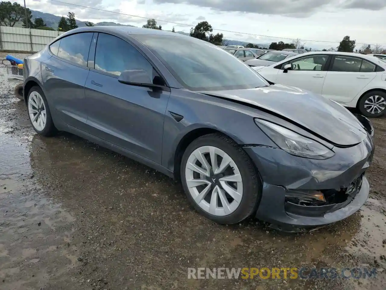 4 Фотография поврежденного автомобиля 5YJ3E1EB1NF340846 TESLA MODEL 3 2022