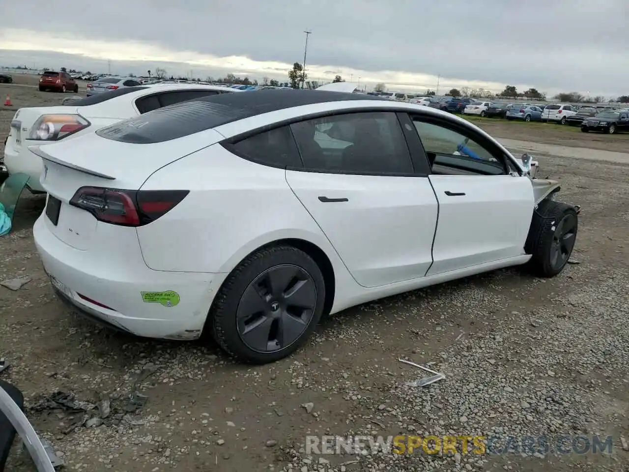 3 Photograph of a damaged car 5YJ3E1EB1NF349336 TESLA MODEL 3 2022