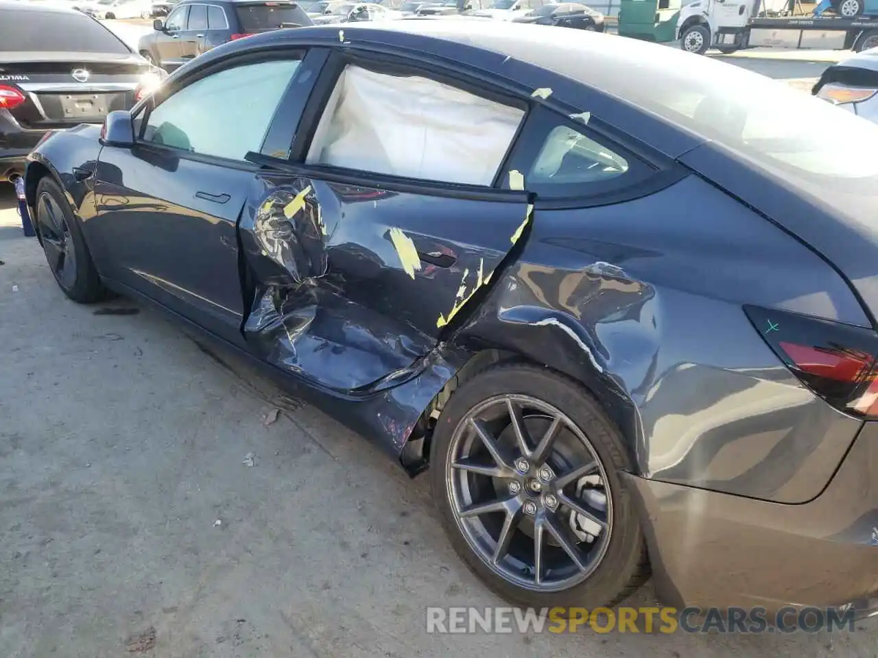 10 Photograph of a damaged car 5YJ3E1EB2NF113424 TESLA MODEL 3 2022