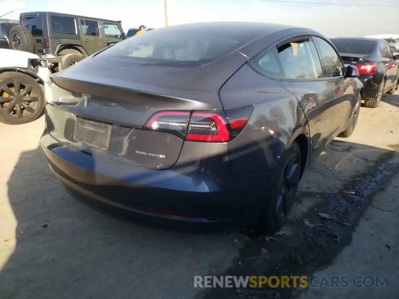 4 Photograph of a damaged car 5YJ3E1EB2NF113424 TESLA MODEL 3 2022