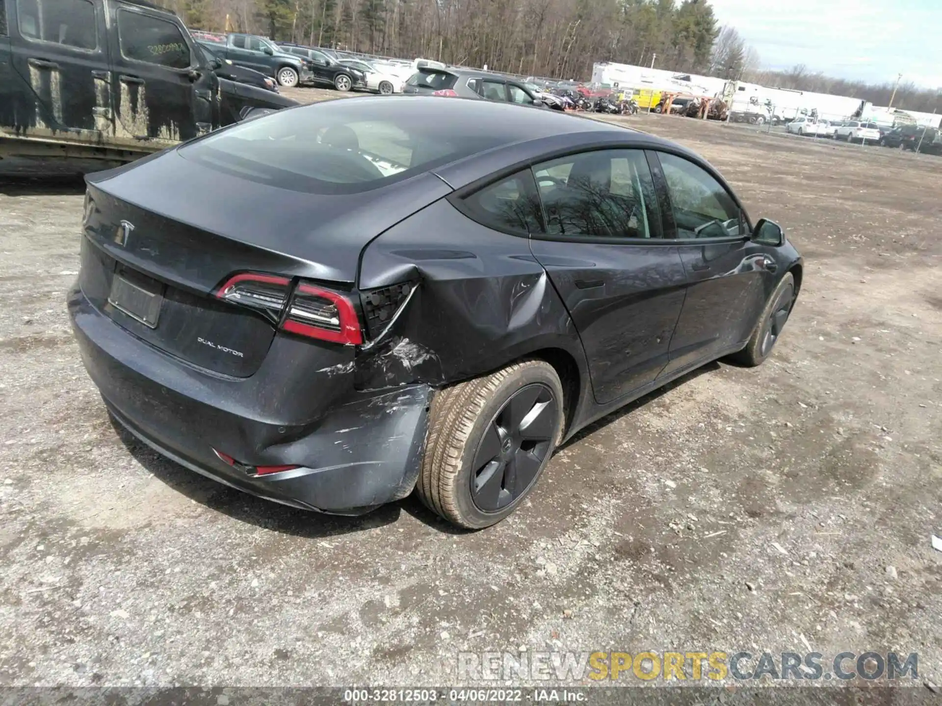 4 Photograph of a damaged car 5YJ3E1EB2NF119823 TESLA MODEL 3 2022