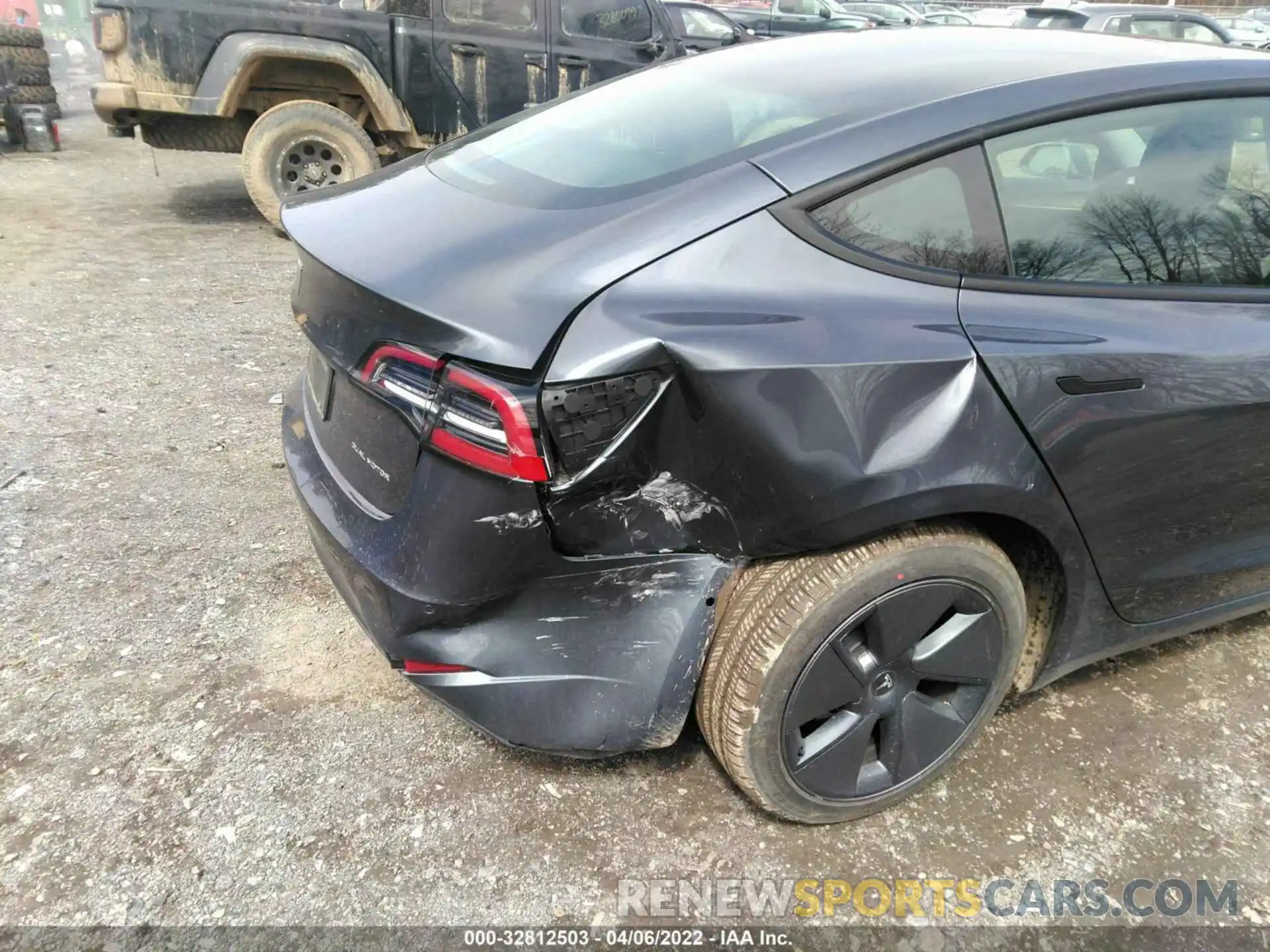 6 Photograph of a damaged car 5YJ3E1EB2NF119823 TESLA MODEL 3 2022