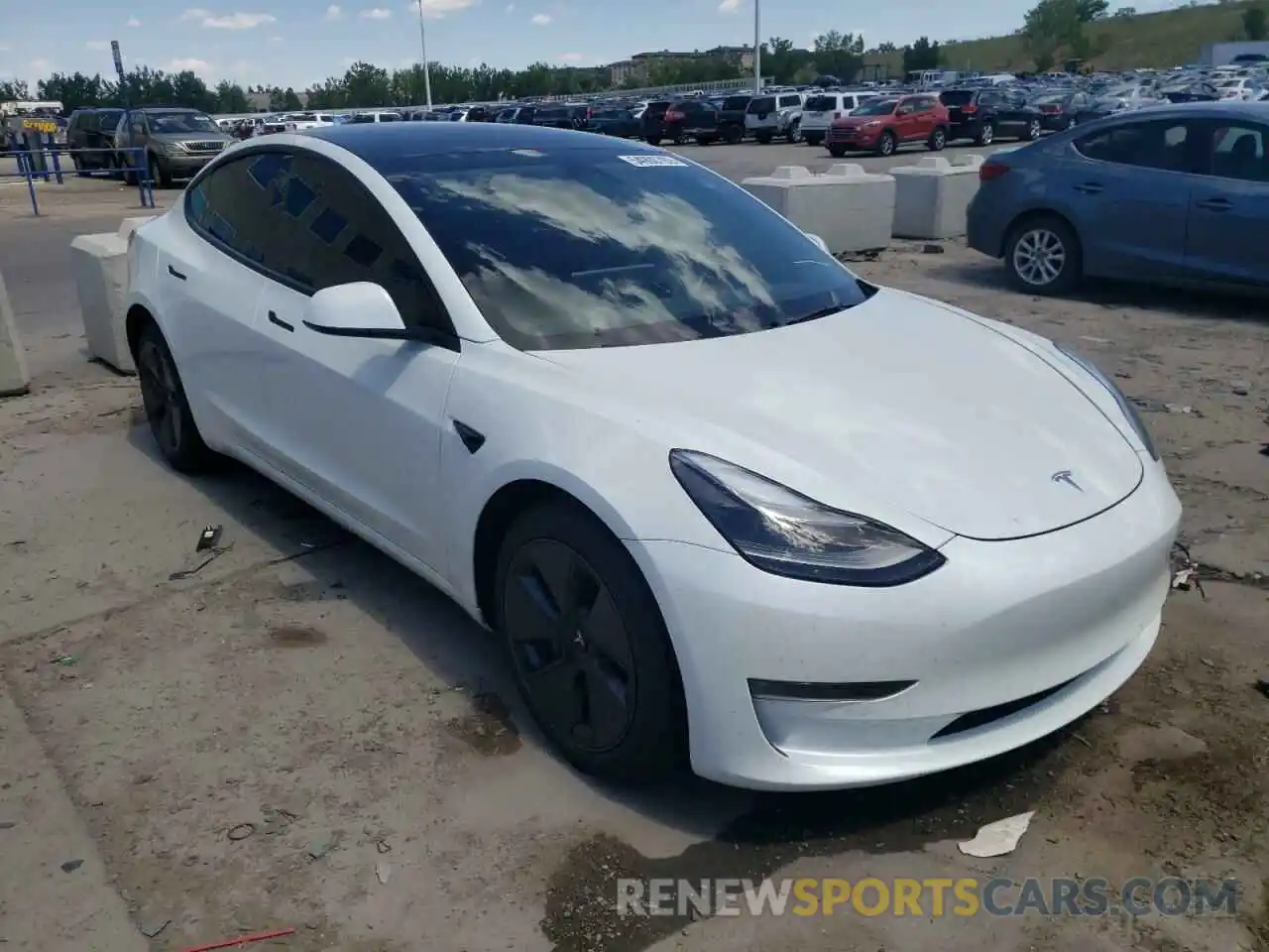 1 Photograph of a damaged car 5YJ3E1EB2NF131454 TESLA MODEL 3 2022