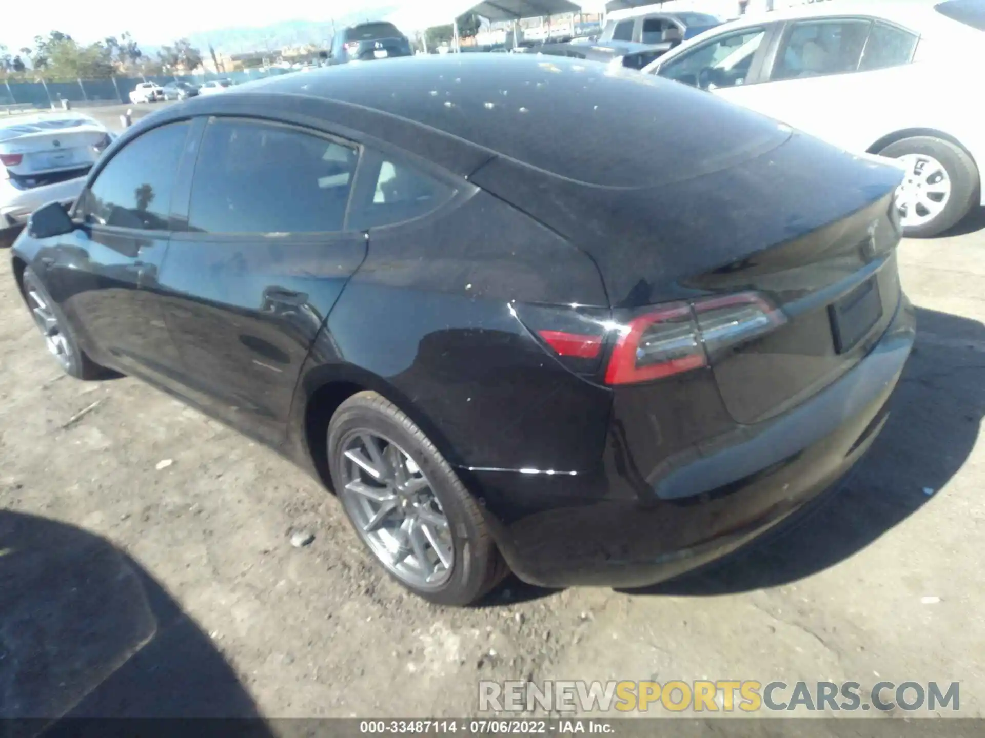 3 Photograph of a damaged car 5YJ3E1EB2NF137643 TESLA MODEL 3 2022