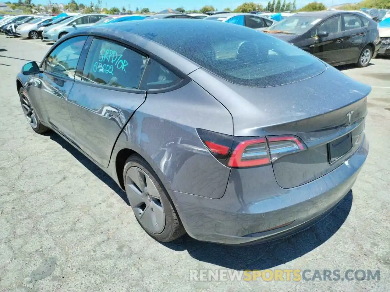 3 Photograph of a damaged car 5YJ3E1EB2NF139313 TESLA MODEL 3 2022