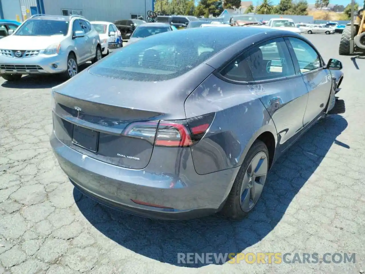 4 Photograph of a damaged car 5YJ3E1EB2NF139313 TESLA MODEL 3 2022