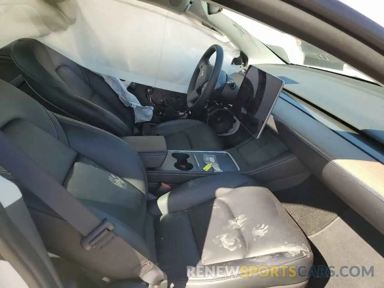 5 Photograph of a damaged car 5YJ3E1EB2NF144429 TESLA MODEL 3 2022