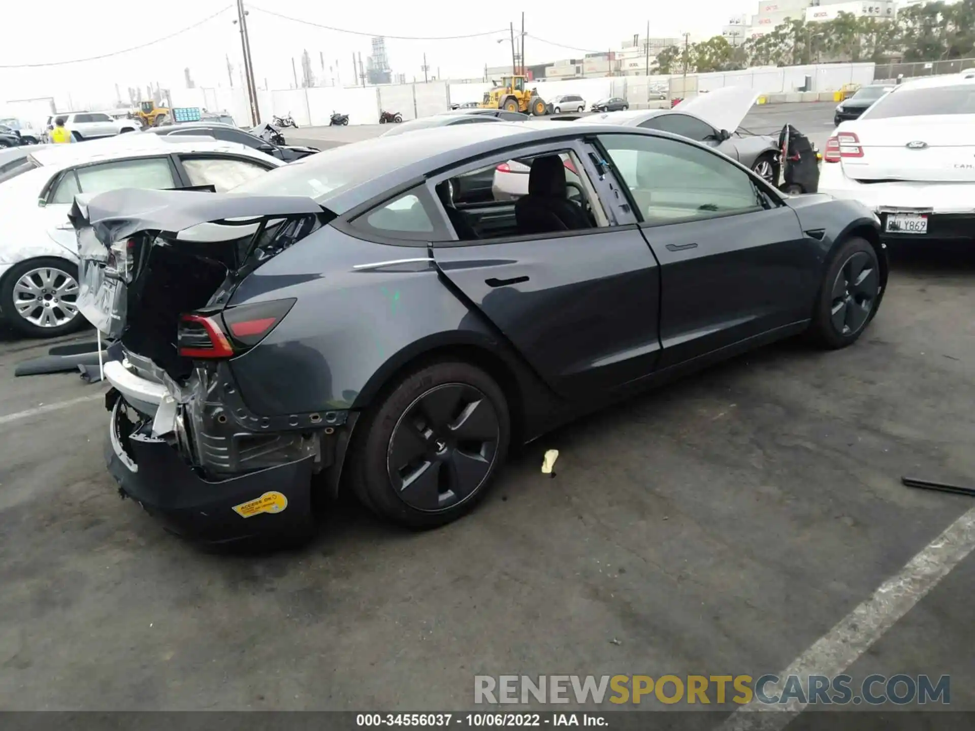 4 Photograph of a damaged car 5YJ3E1EB2NF164826 TESLA MODEL 3 2022