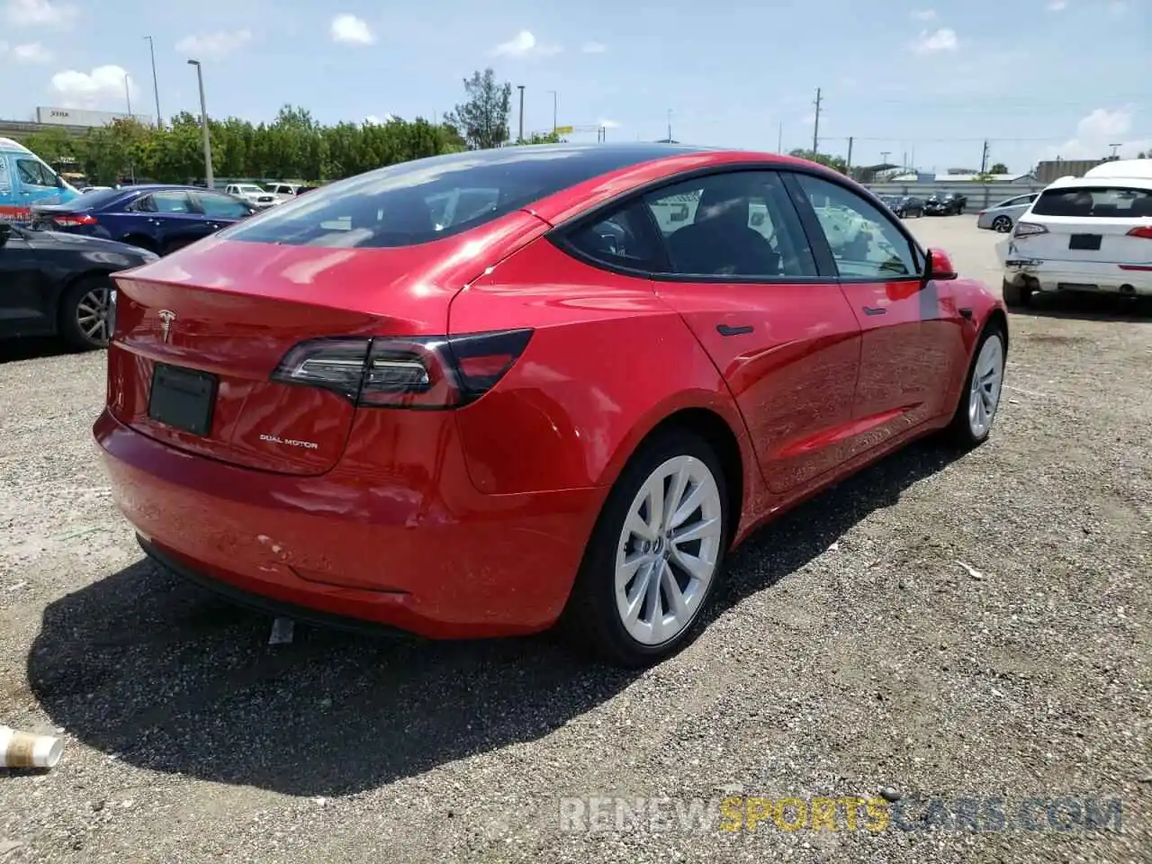 4 Photograph of a damaged car 5YJ3E1EB2NF191069 TESLA MODEL 3 2022