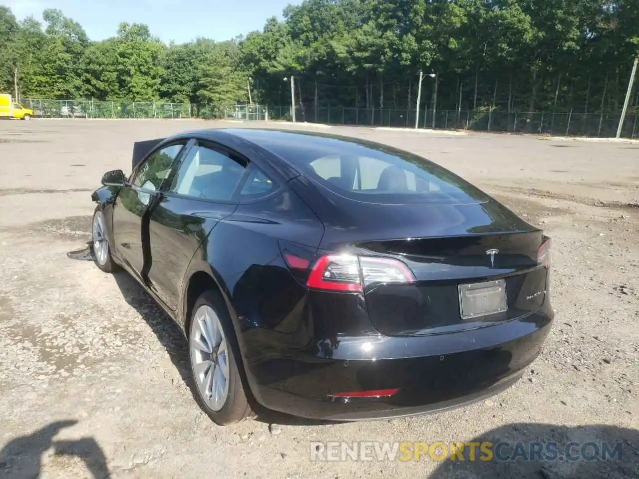 3 Photograph of a damaged car 5YJ3E1EB2NF192299 TESLA MODEL 3 2022