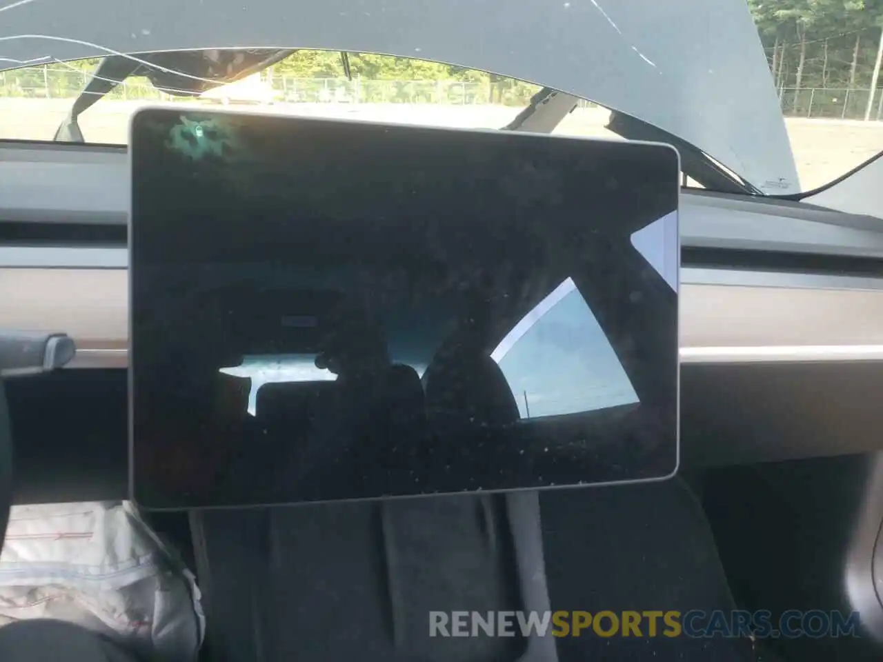 8 Photograph of a damaged car 5YJ3E1EB2NF192299 TESLA MODEL 3 2022