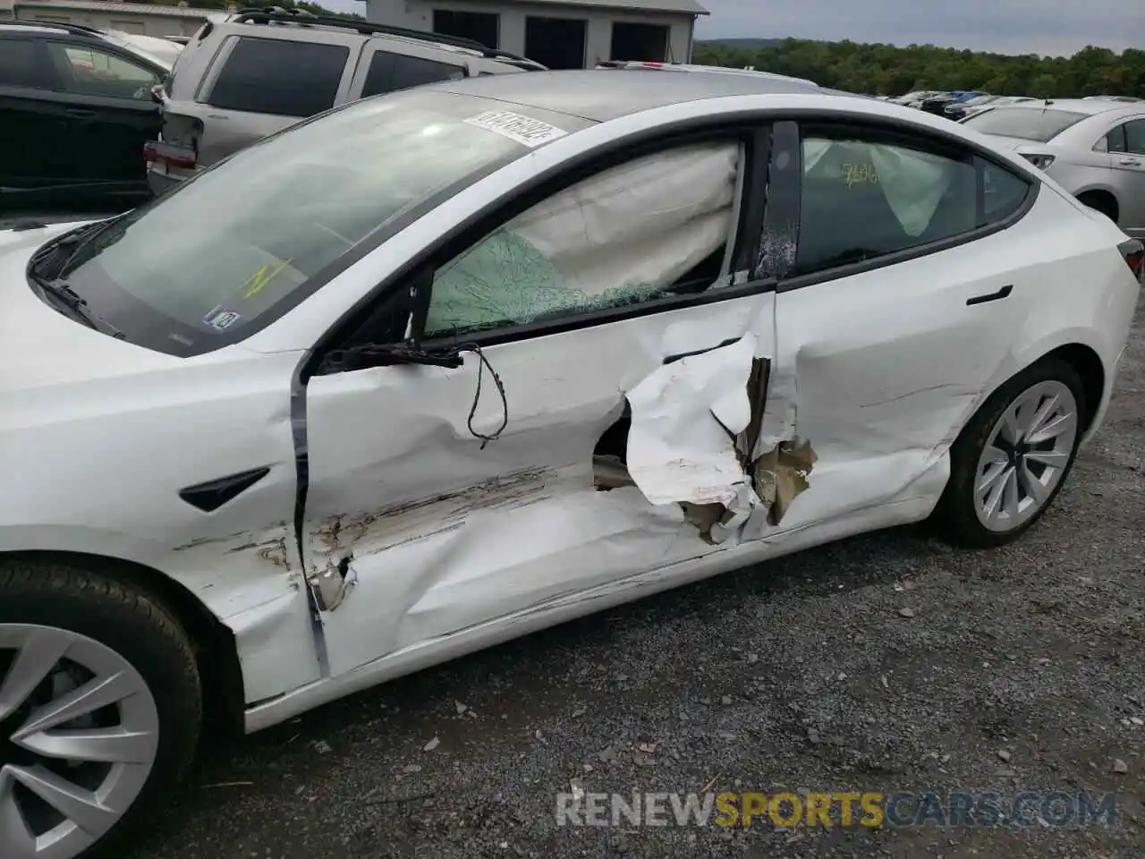 9 Photograph of a damaged car 5YJ3E1EB2NF229688 TESLA MODEL 3 2022