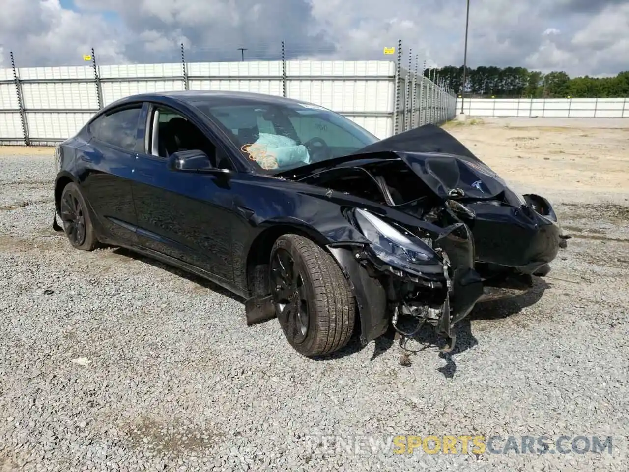 1 Photograph of a damaged car 5YJ3E1EB2NF267535 TESLA MODEL 3 2022